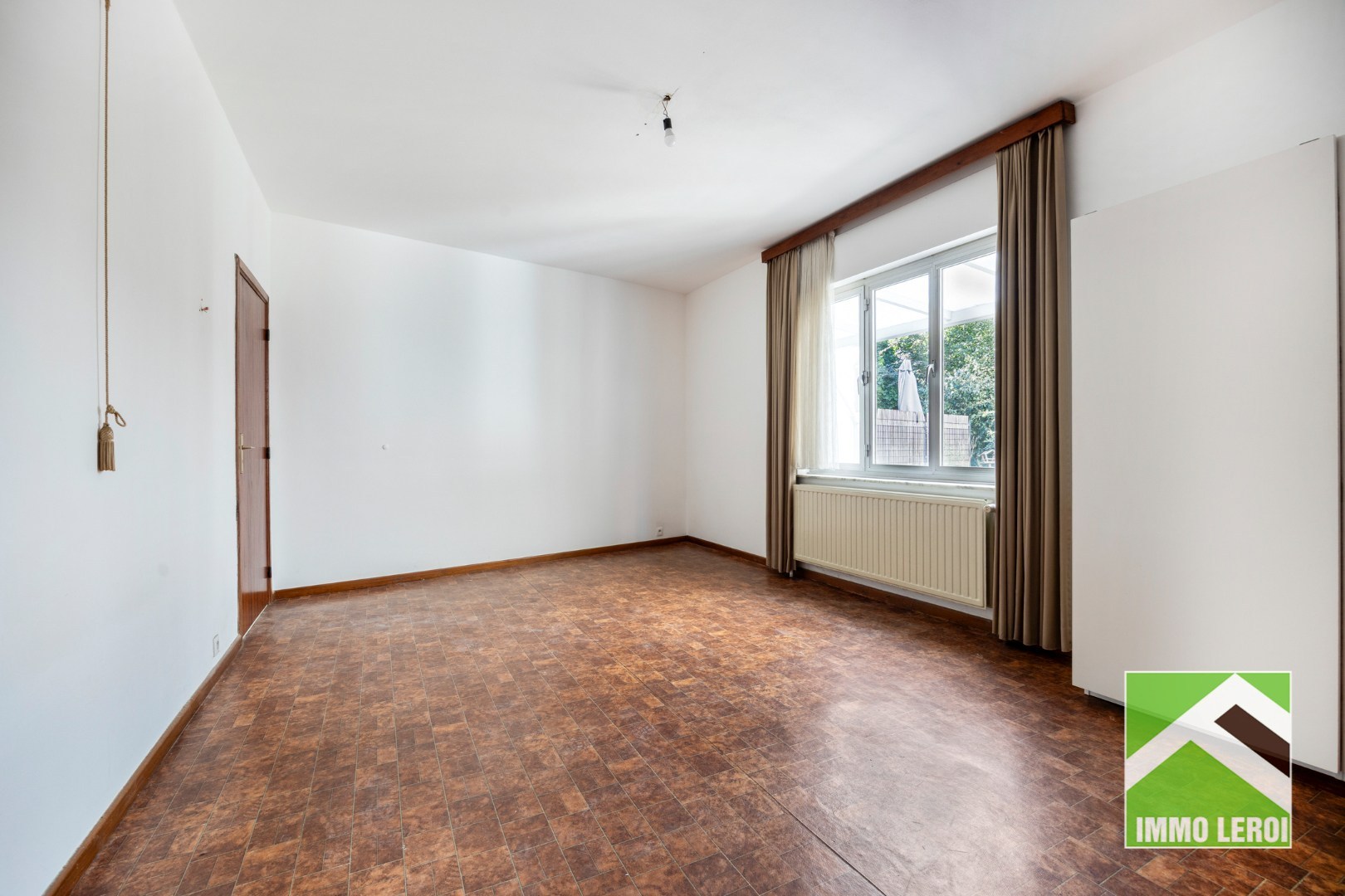 Slaapkamer 1 met doorgang badkamer