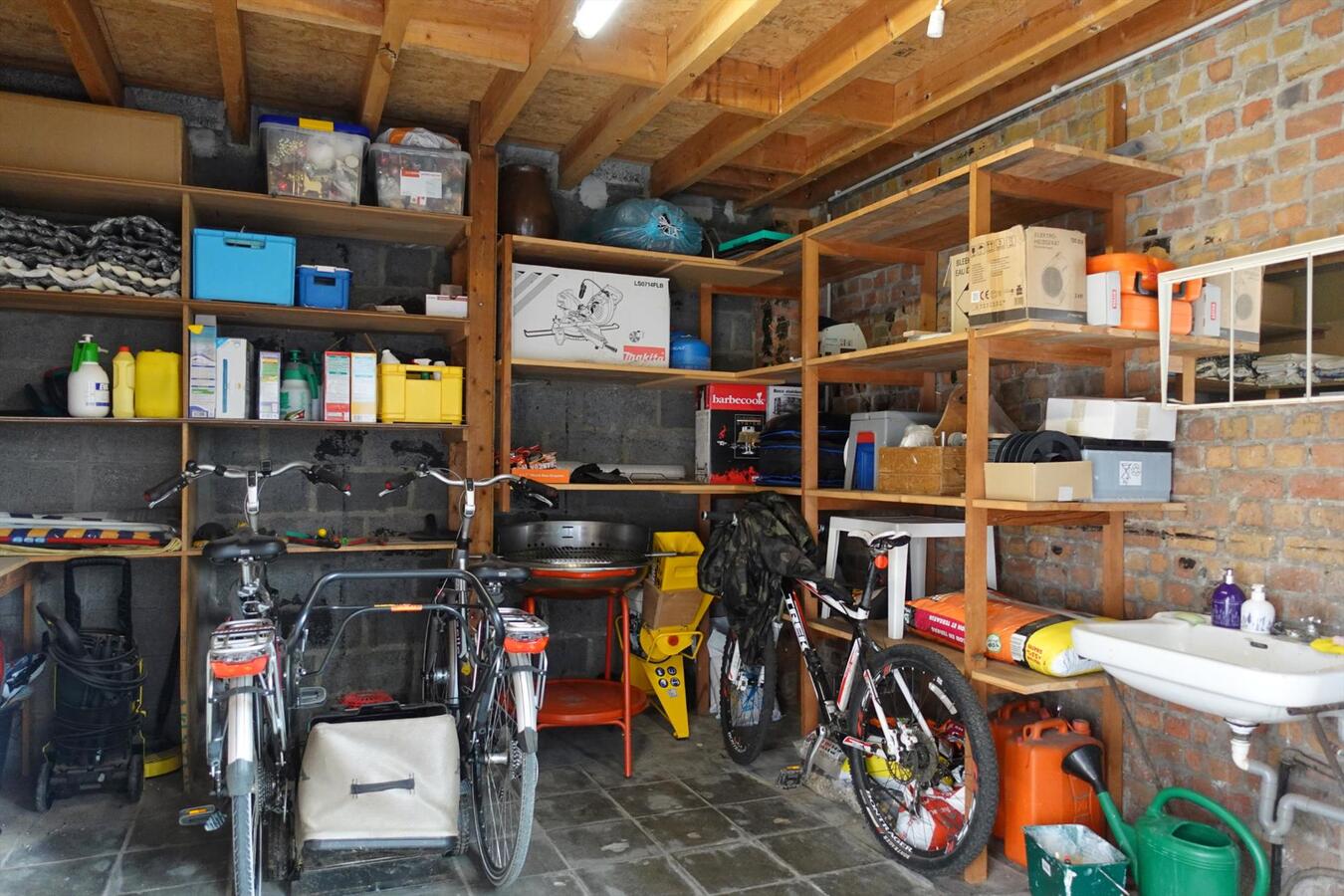 Uitzonderlijke woonst met werkplaats 