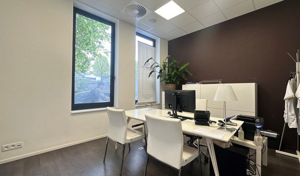 Instapklare kantoor/praktijkruimte te huur aan Coupure in Gent