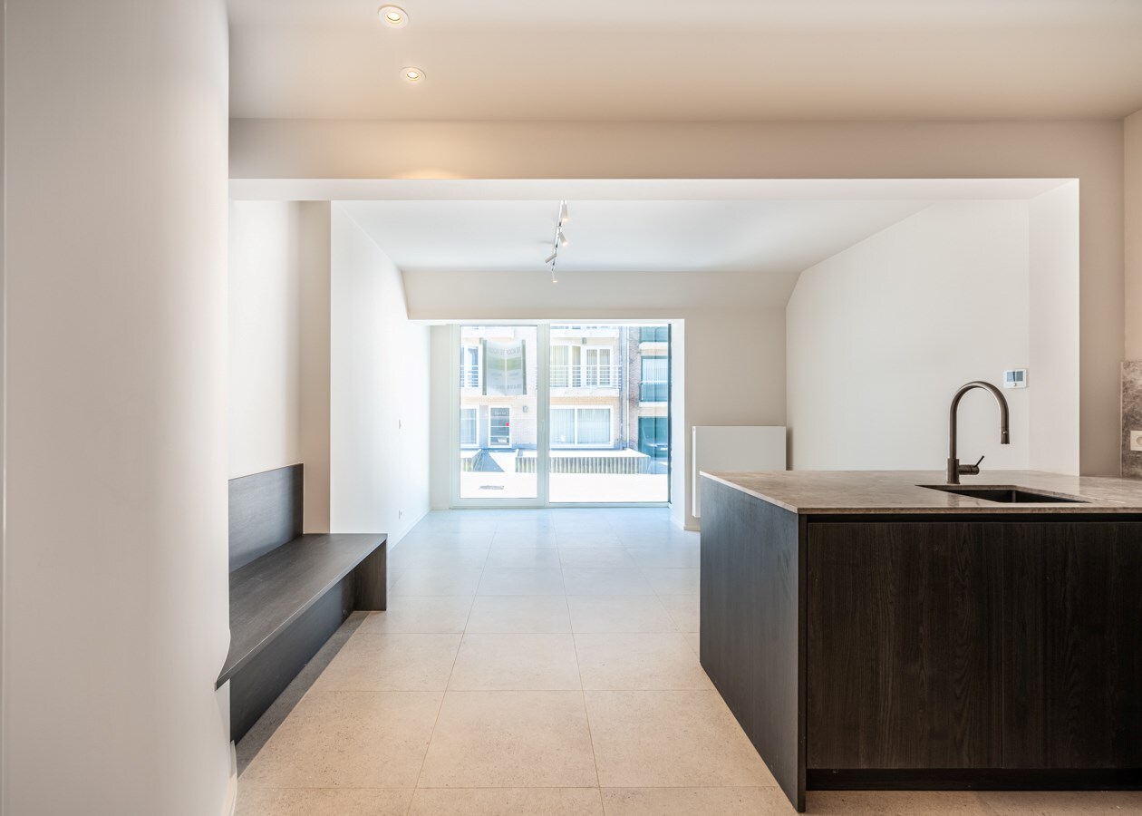 Beautiful renovated apartments with partial sea view! 