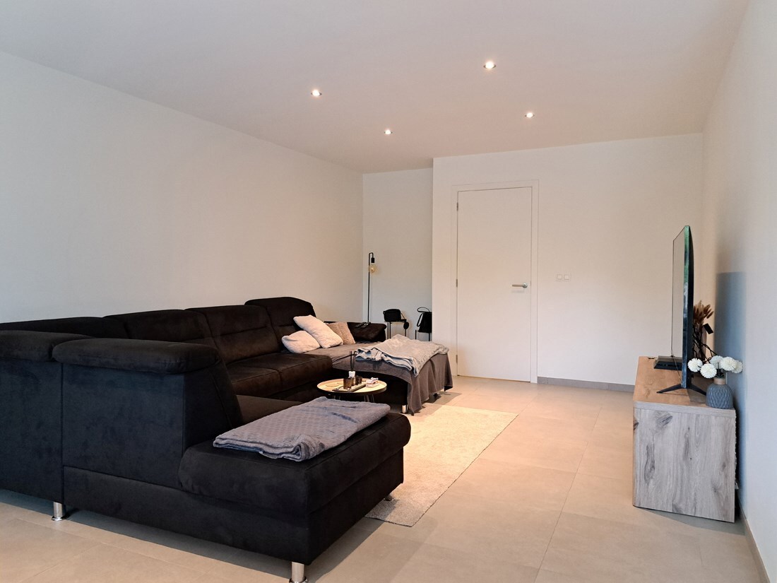 Mooi ruim energiezuinig gelijkvloers appartement te Dilsen-Stokkem 