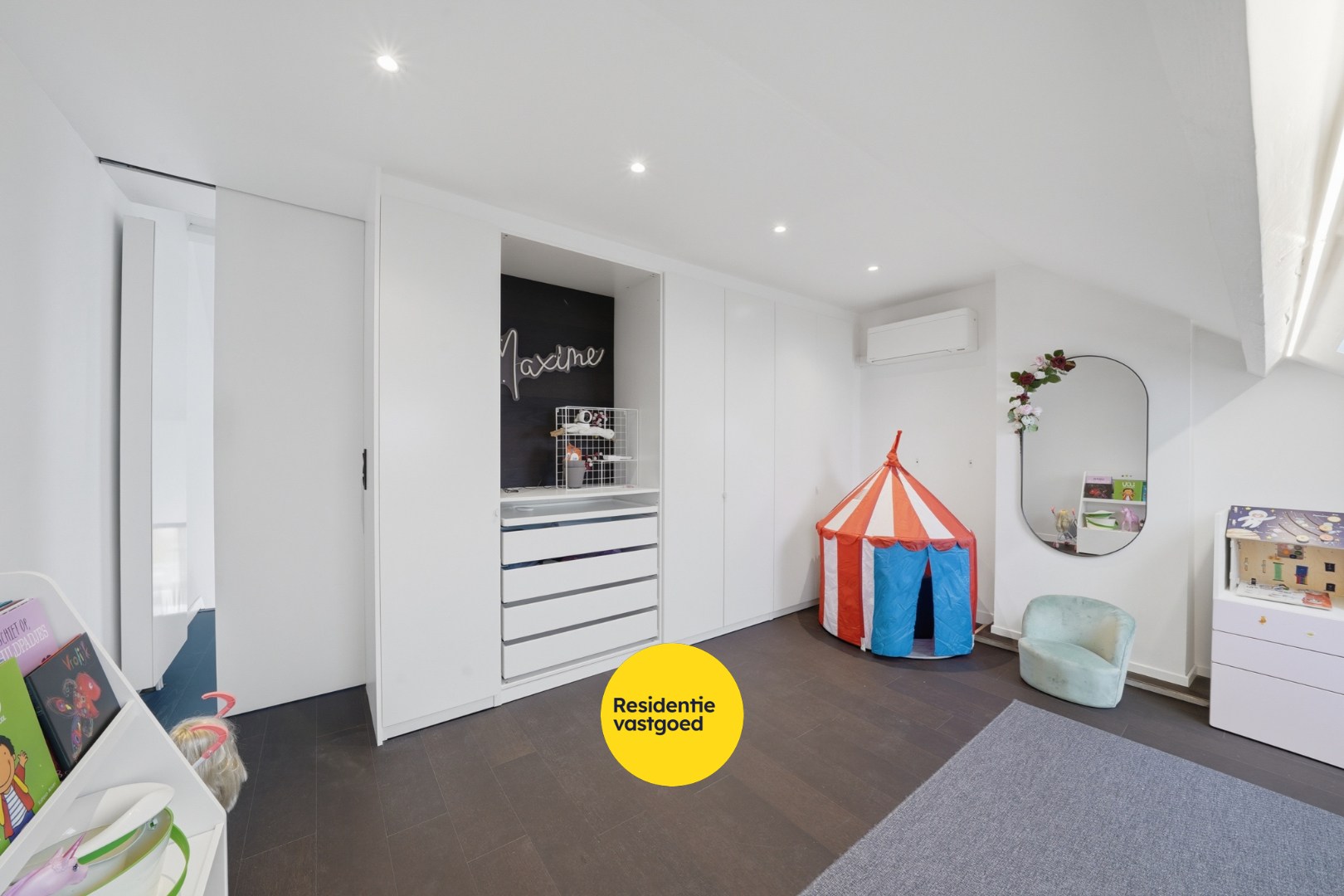 Volledig gerenoveerde woning met zonnige buitenruimte 