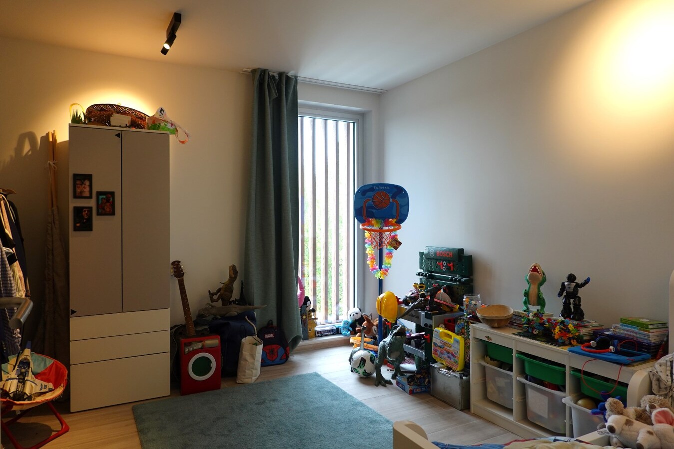 Kwalitatief nieuwbouwappartement met enorm terras en garagebox 