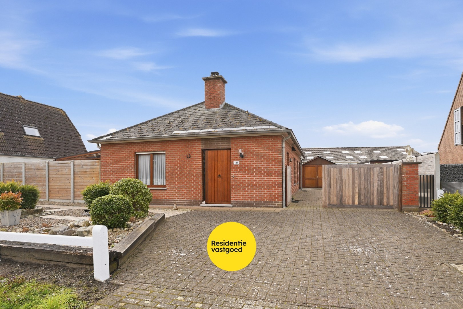 Alleenstaande bungalow met garage en tuin  op 684 m² 