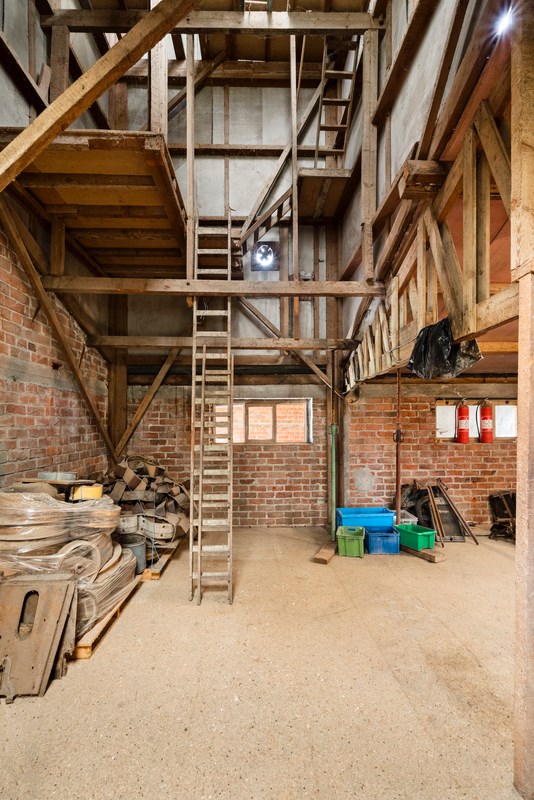 Multifunctionele eigendom in landelijk Hooglede! 