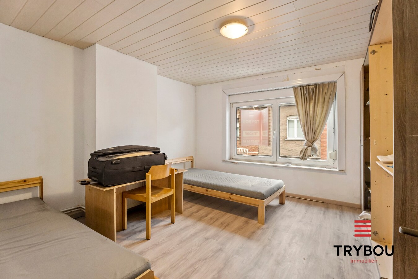 Verrassend ruime woning met garage in centrum Menen 