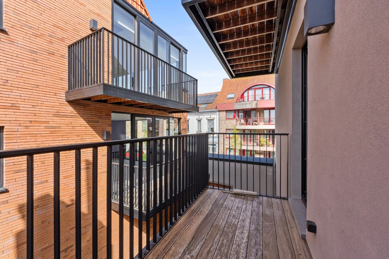Luxueuze totaalrenovatie | ruim 2 slaapkamer appartement met terras 