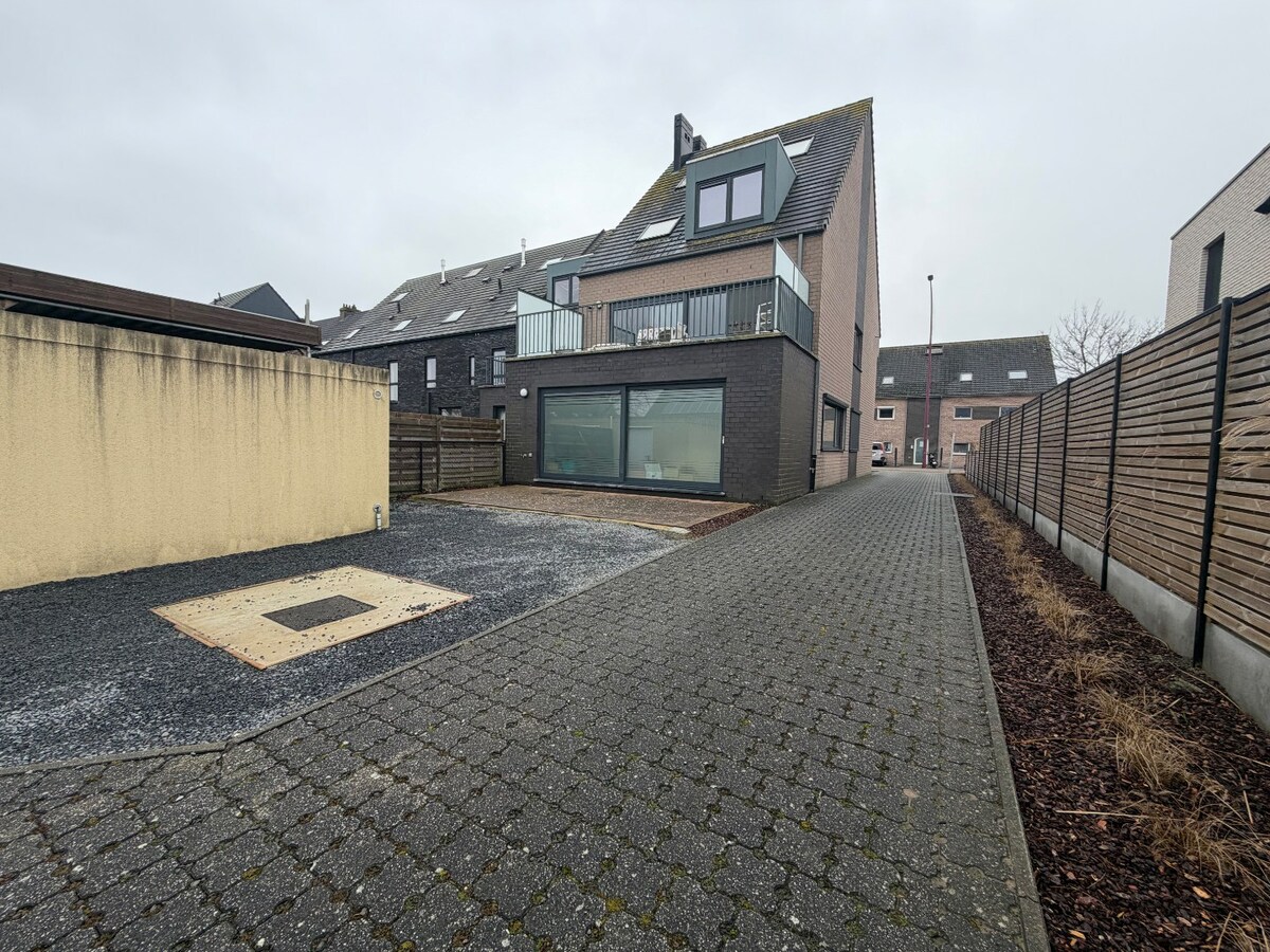 Aangenaam 1-slpk-appartement met terras en garage. 