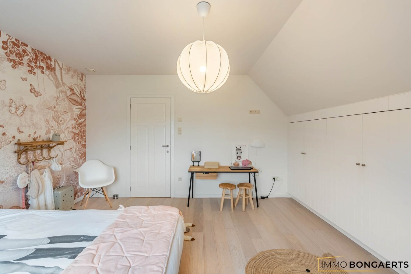 Prachtig afgewerkte woning met praktijkruimte 