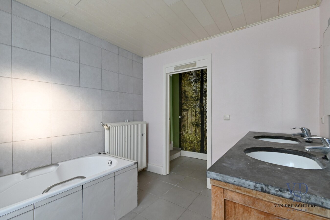 Ruime woning met tuin in centrum Eine ! 