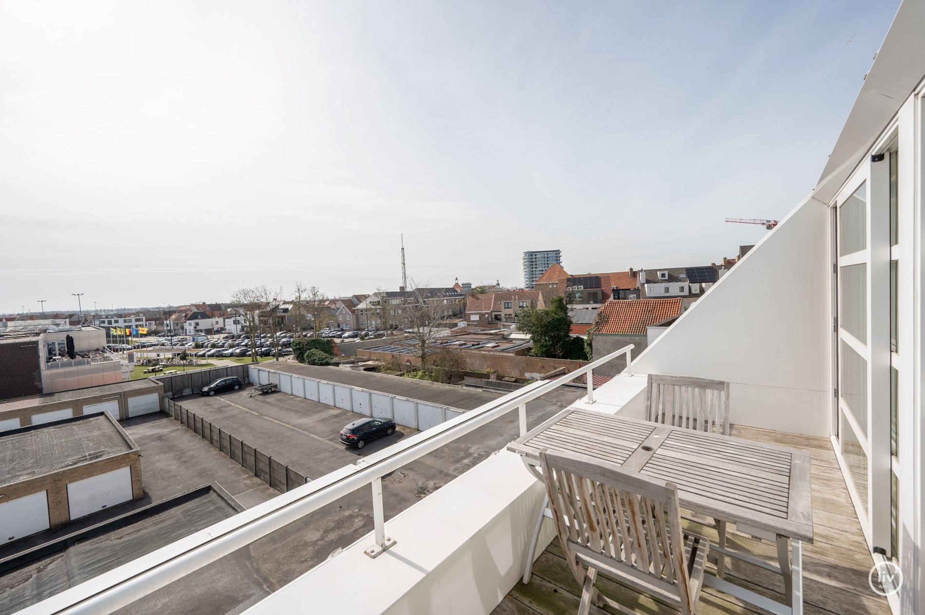 Lichtrijk en stijlvol loftappartement (110 m²) met zonneterras en panoramisch uitzicht in hartje 'Oude Knokke'' 
