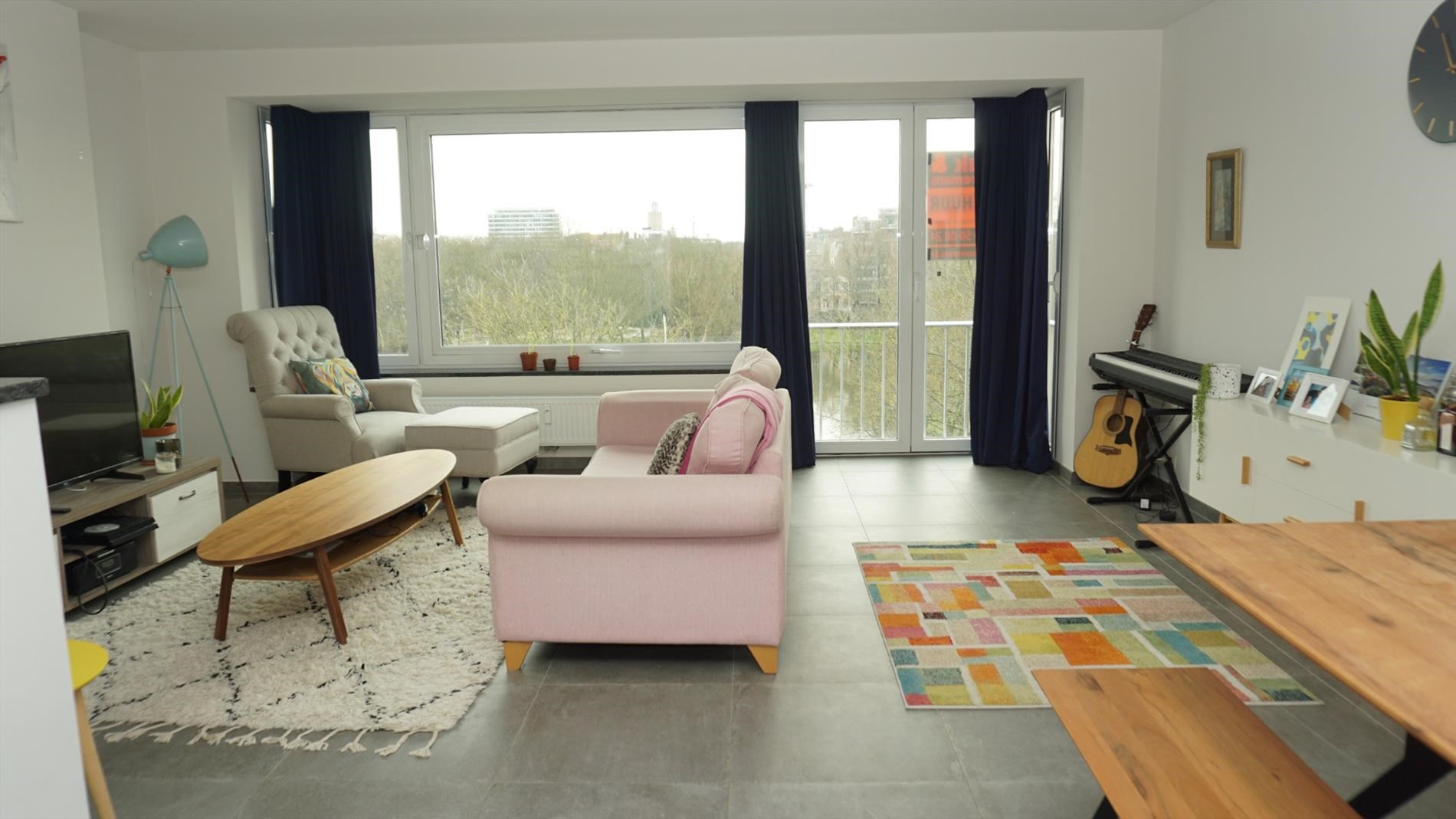 PRACHTIG VERNIEUWD APP. MET  ZICHT OP PARK 