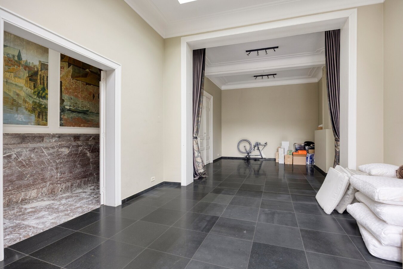 Handelsgelijkvloers te huur op toplocatie in centrum Oudenaarde 