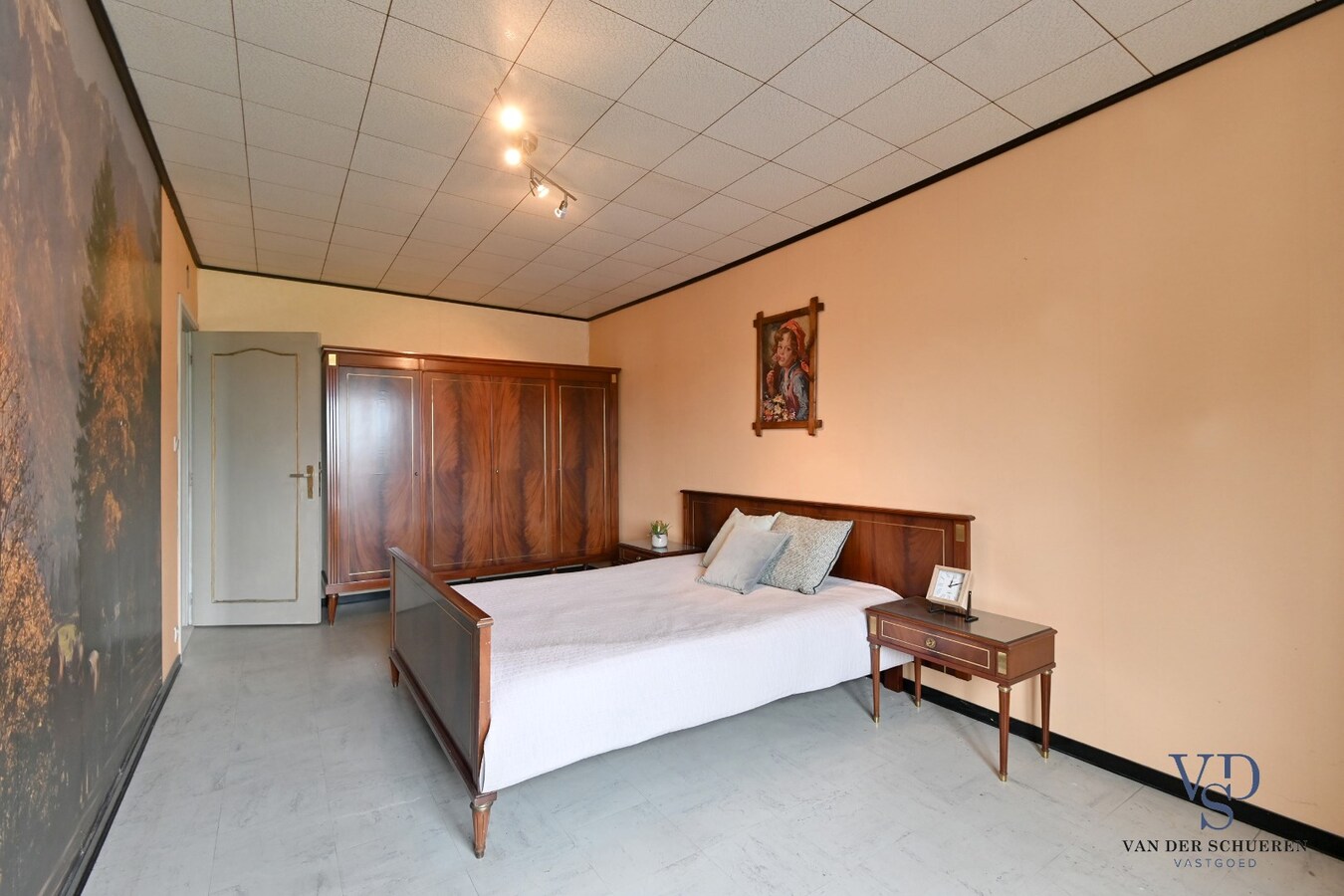 Bijzonder ruime, praktisch ingedeelde gezinswoning 