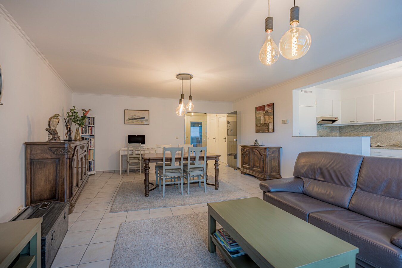 Zeer ruim appartement op topligging te Heist 