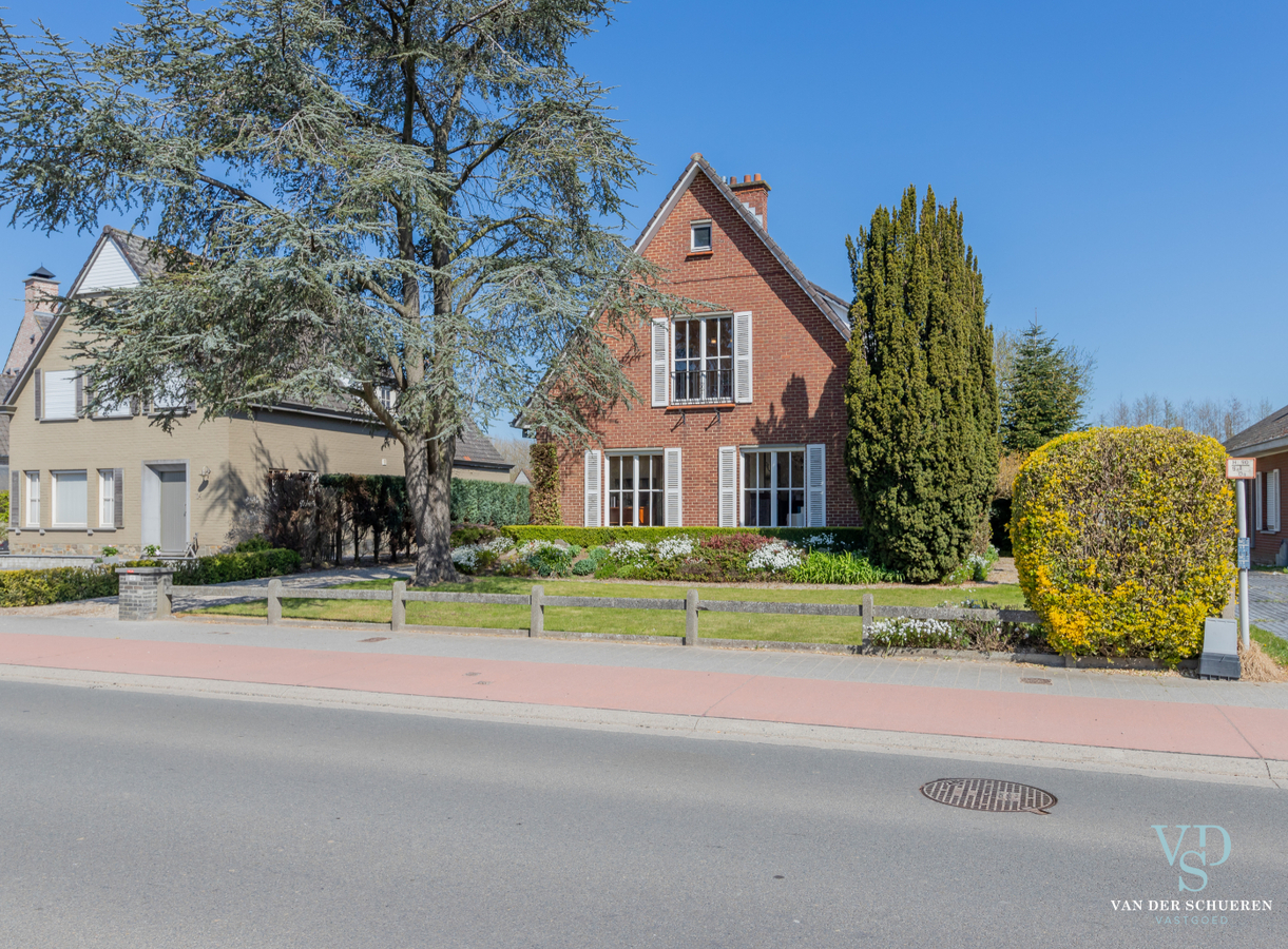 Karaktervolle, charmante villa te Zingem. 