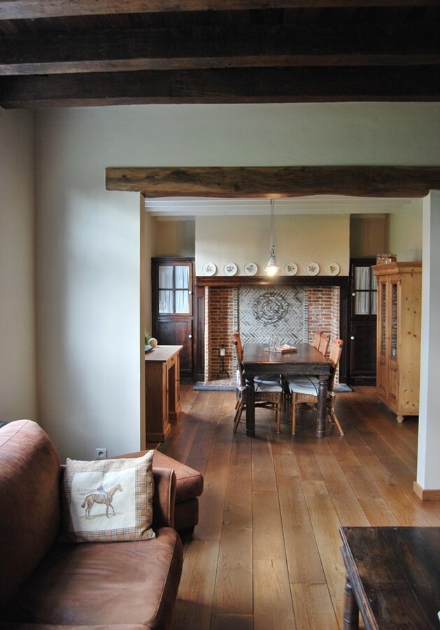 Idyllische woning met stalgebouwen op ca. 5000m² te Sint-Laureins 