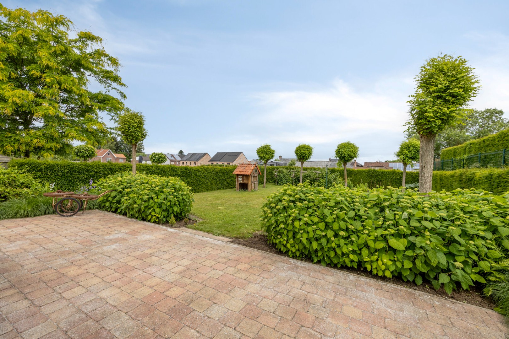 Terras met doorgang tuin 