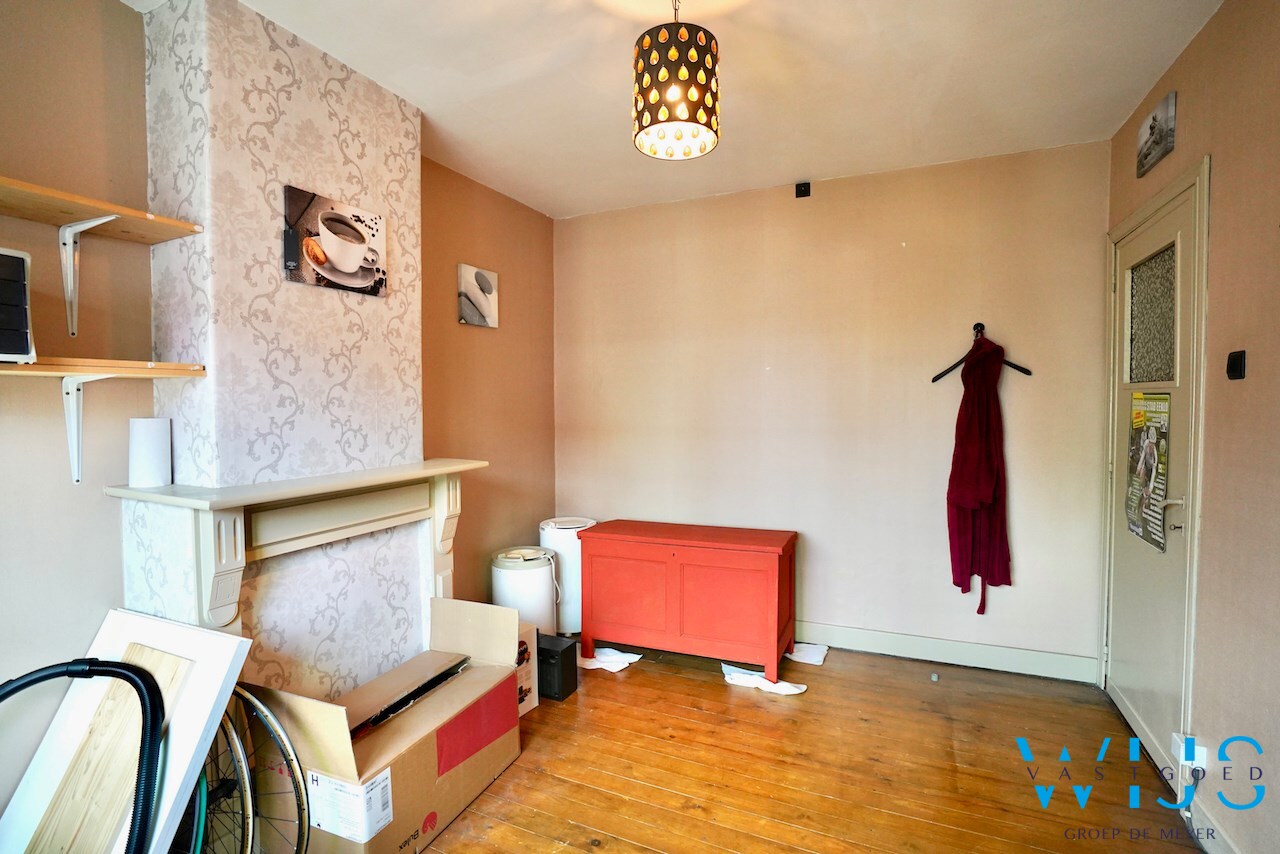 Te renoveren karaktervolle gezinswoning te Eeklo ! 