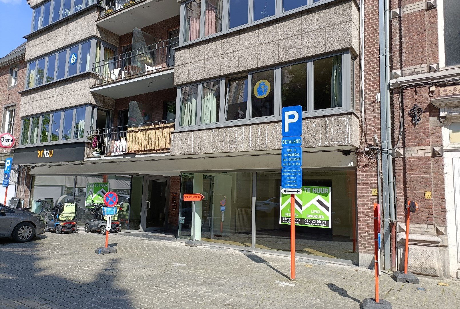 GELIJKVLOERS HANDELSPAND/KANTOOR IN HET CENTRUM 