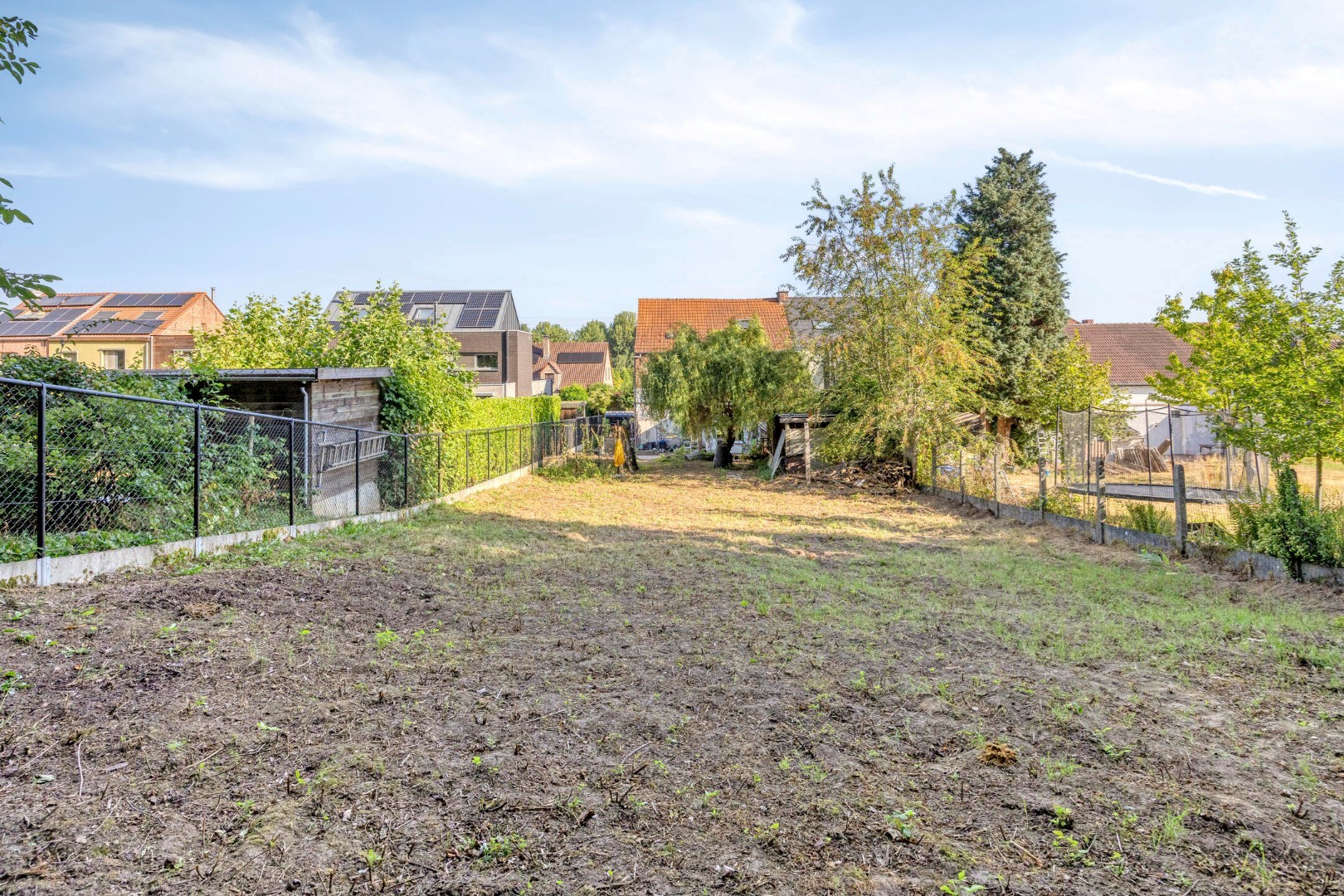 Halfopen bebouwing met 5 ruime slaapkamers, 2 badkamers, garage en tuin in Holsbeek – bewoonbare oppervlakte 214m² 