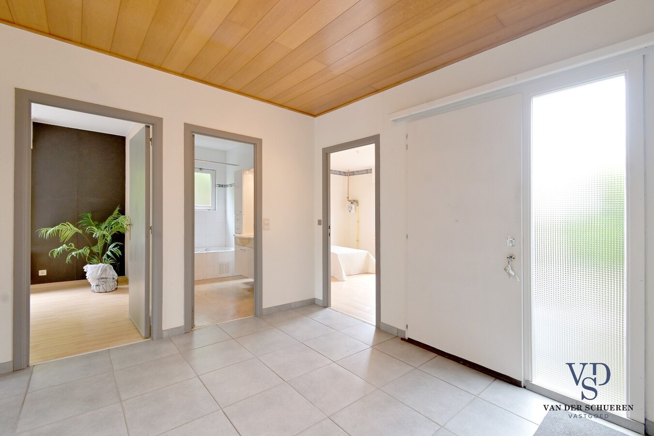 Goedgelegen bungalowwoning te Moerbeke. 
