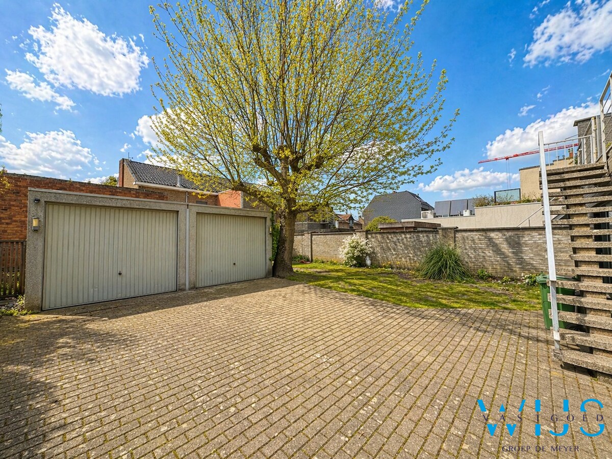 Instapklaar en verrassend ruim appartement op toplocatie in het centrum van Ertvelde! 