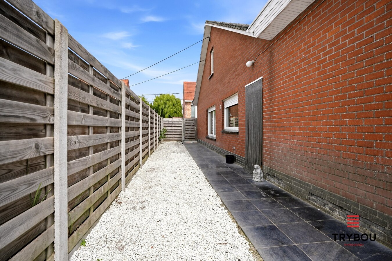 Rustig gelegen woning met 3 slaapkamers, garage en zolder in Houthulst 