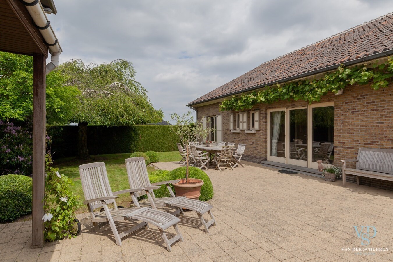 Landelijk wonen  (op gelijkvloers). 