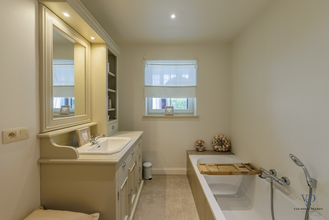 Hedendaagse villa in landelijke stijl 