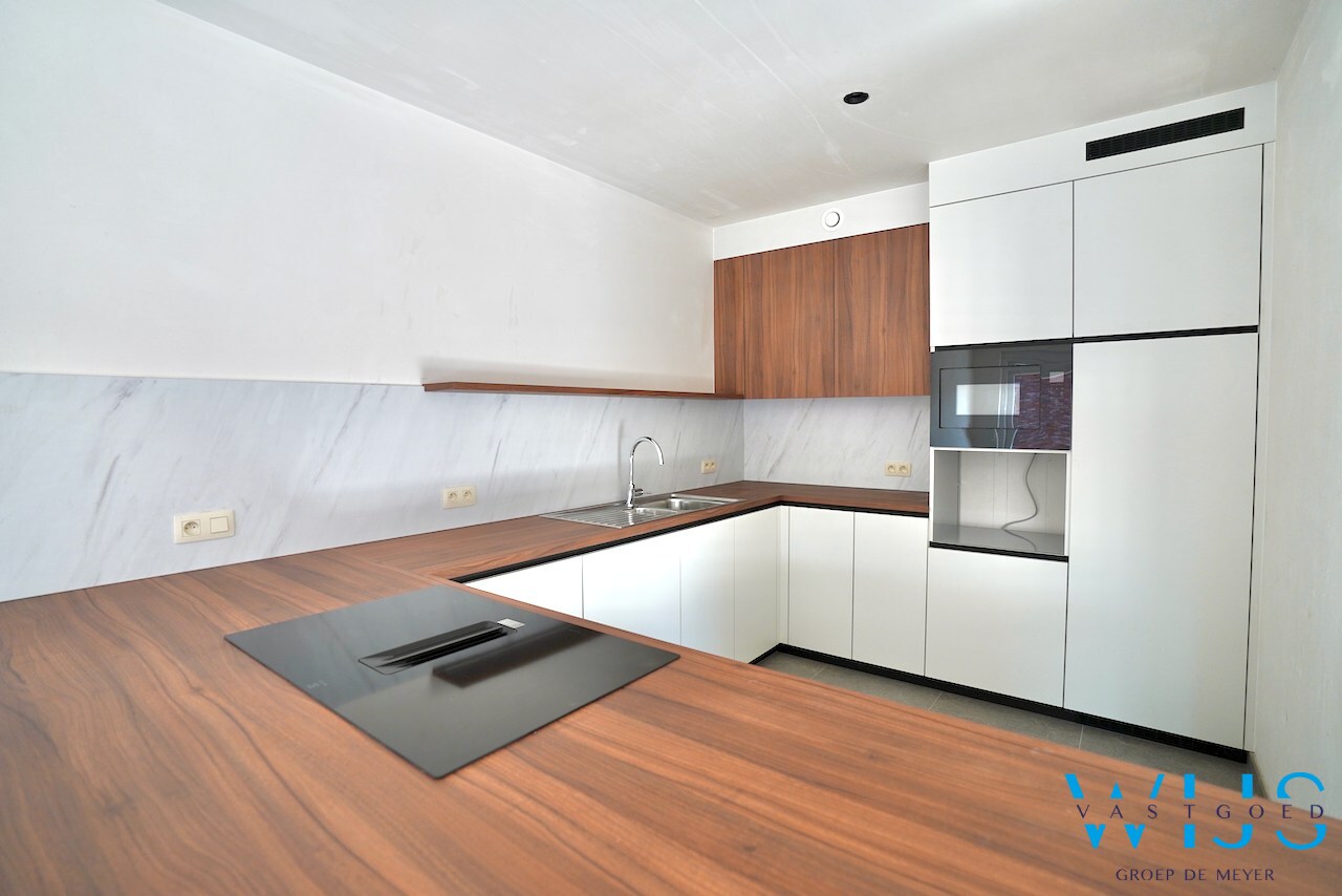 Nieuwbouw gelijkvloers appartement in hartje Ertvelde ! 