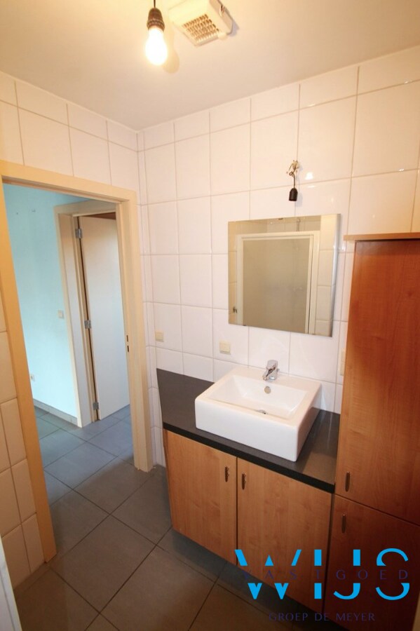 Ruim lichtrijk appartement met 4 slaapkamers te Eeklo ! 