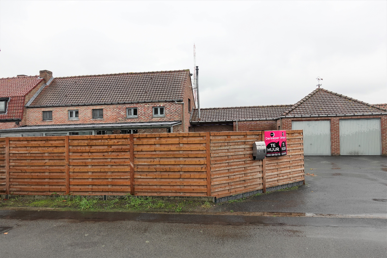 Landelijke woning met tuin en dubbele garage 