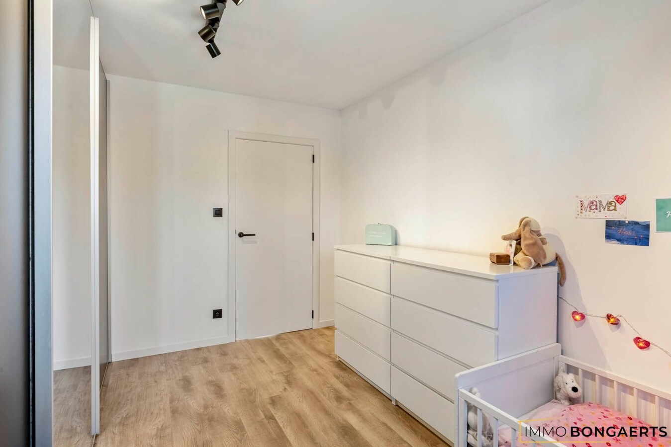 Volledig gerenoveerde woning met 4 slaapkamers 