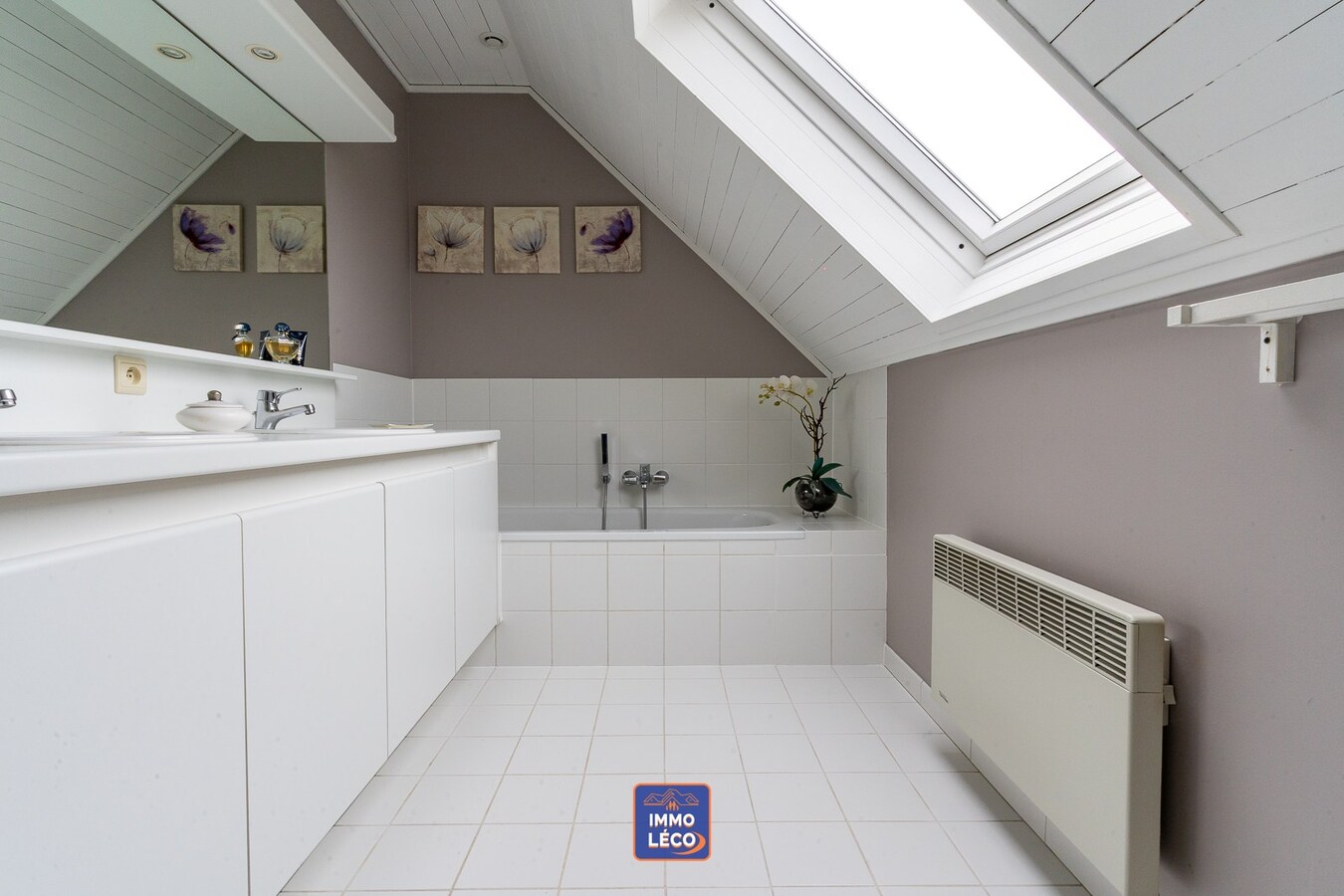 Magnifique villa érigée sur 762m², dans un clos prisé – Coup de cœur ! 