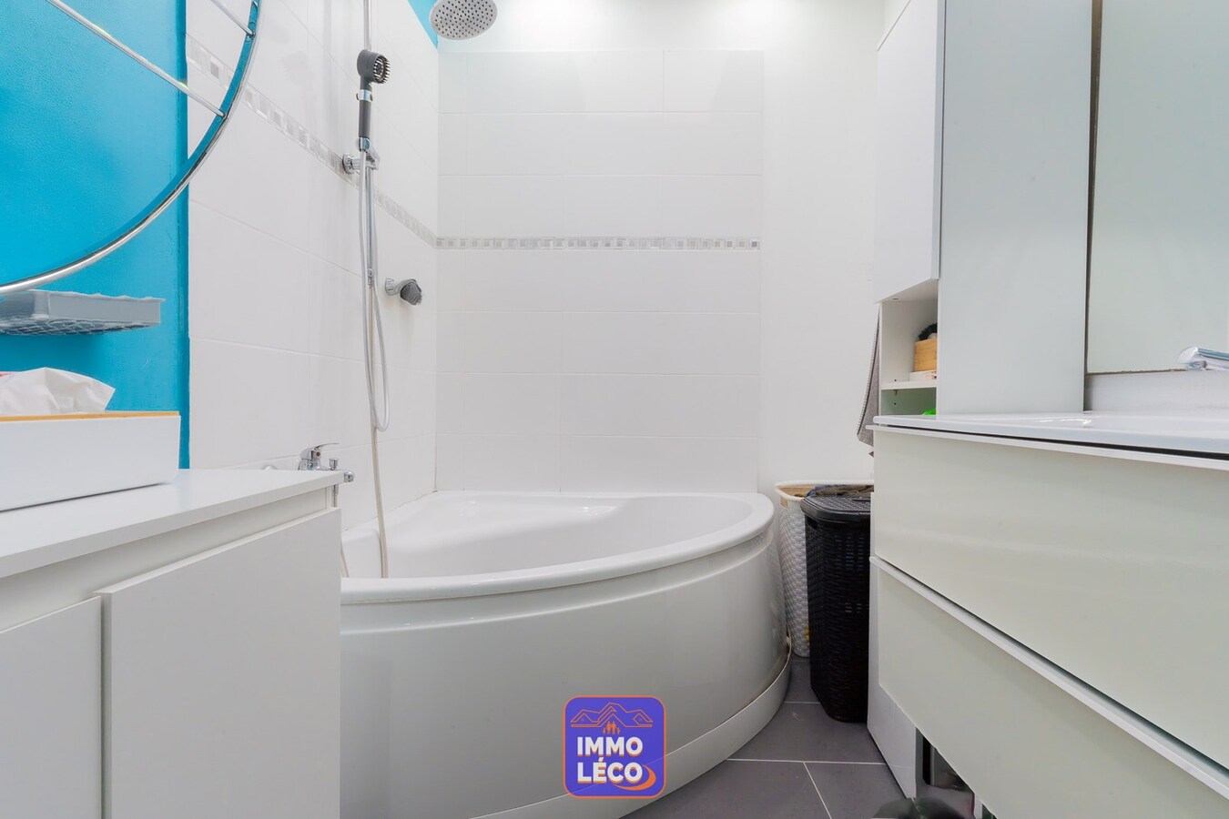 3 façades rénovée avec 4 chambres, grande terrasse sans vis-à-vis, proche du parc ! 