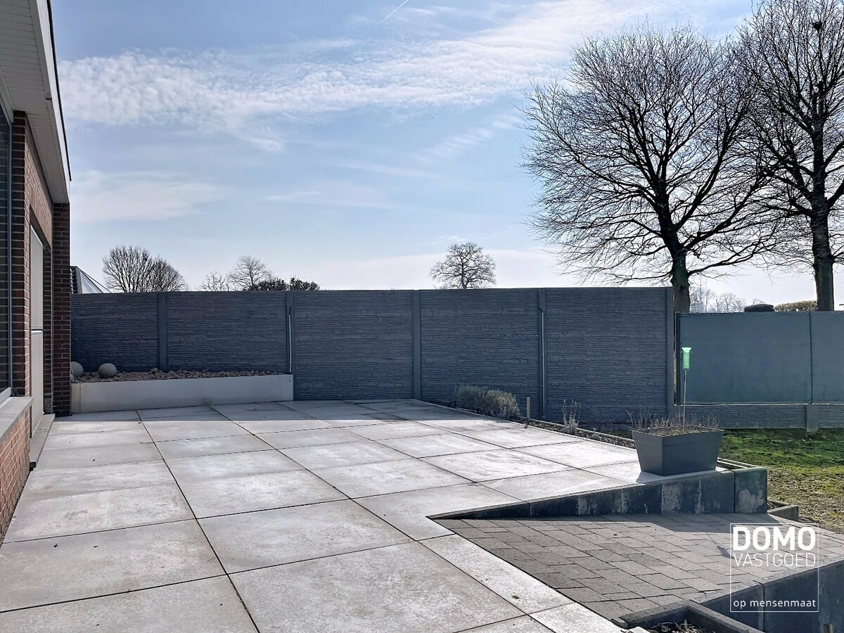 Ruime woning met weiland te koop te Alken 