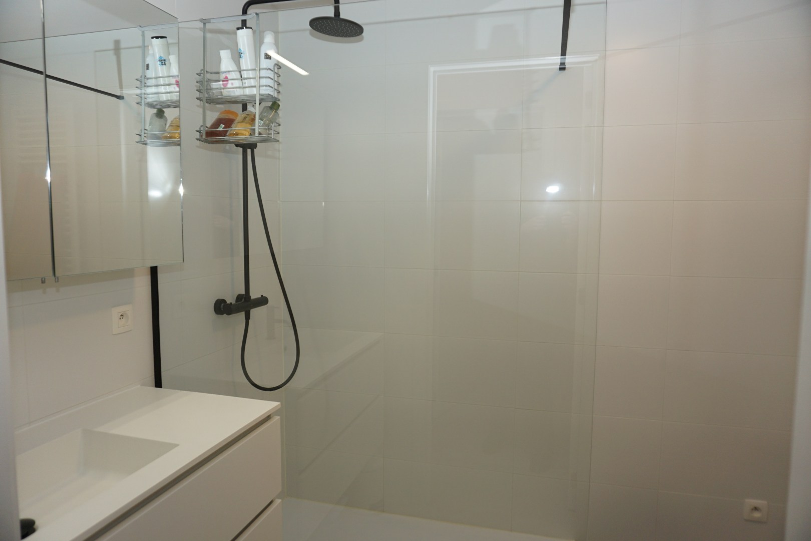 NIEUWBOUWAPPARTEMENT MET 2 SLAAPKAMERS EN TERRAS IN CENTRUM OOSTENDE 