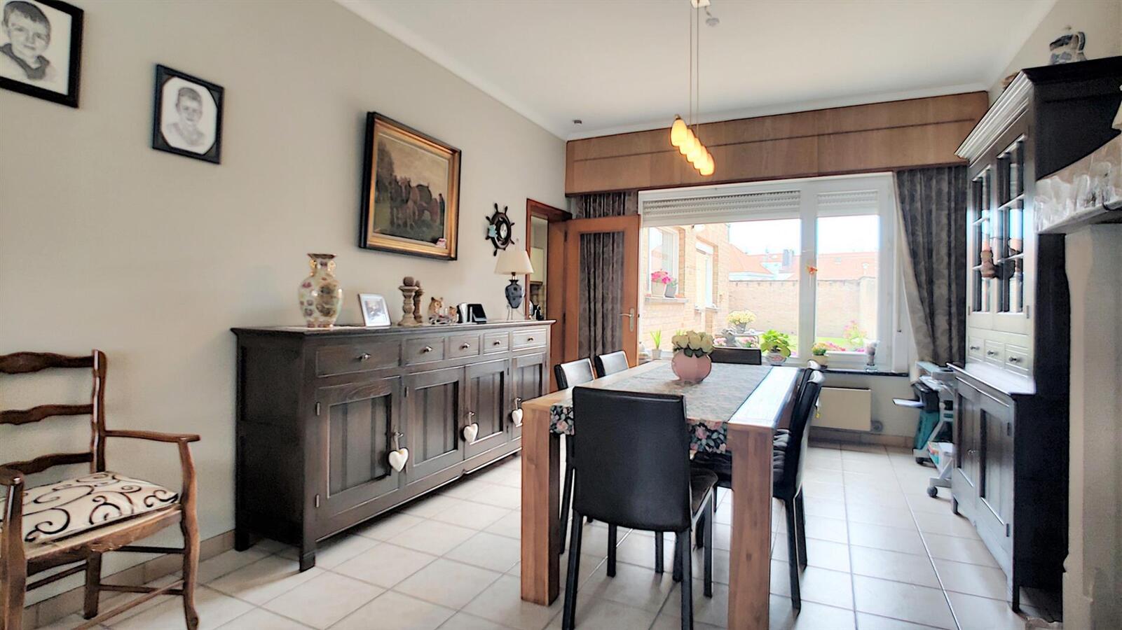 Ruime gezinswoning met tuin - Heist 