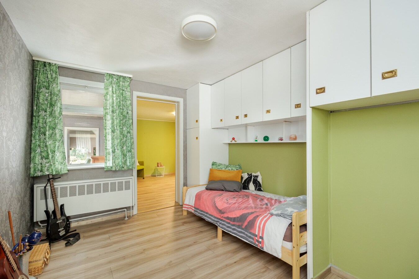 Kangoeroe/praktijk woning met 5 slaapkamers en prachtig open zicht 
