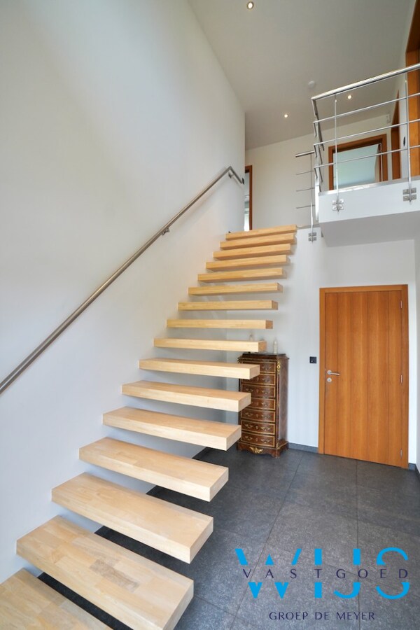 Ruime, energiezuinige gezinswoning te Oosteeklo ! 