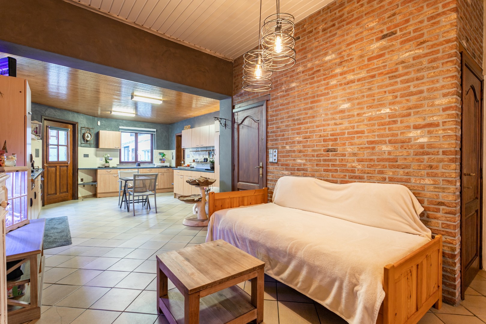 Te renoveren woning met loods nabij centrum Halle 