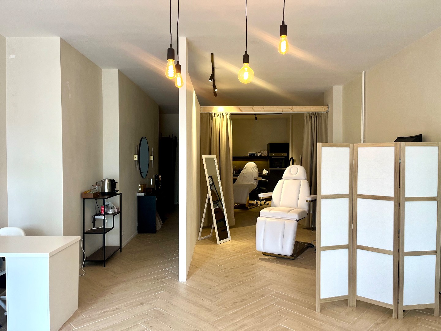 Topgelegen commerciële ruimte van 70 m² met directe huuropbrengst en hoge visibiliteit 