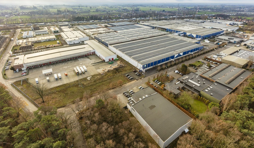 Magazijnen te huur vlakbij afrit E17 in Sint-Niklaas