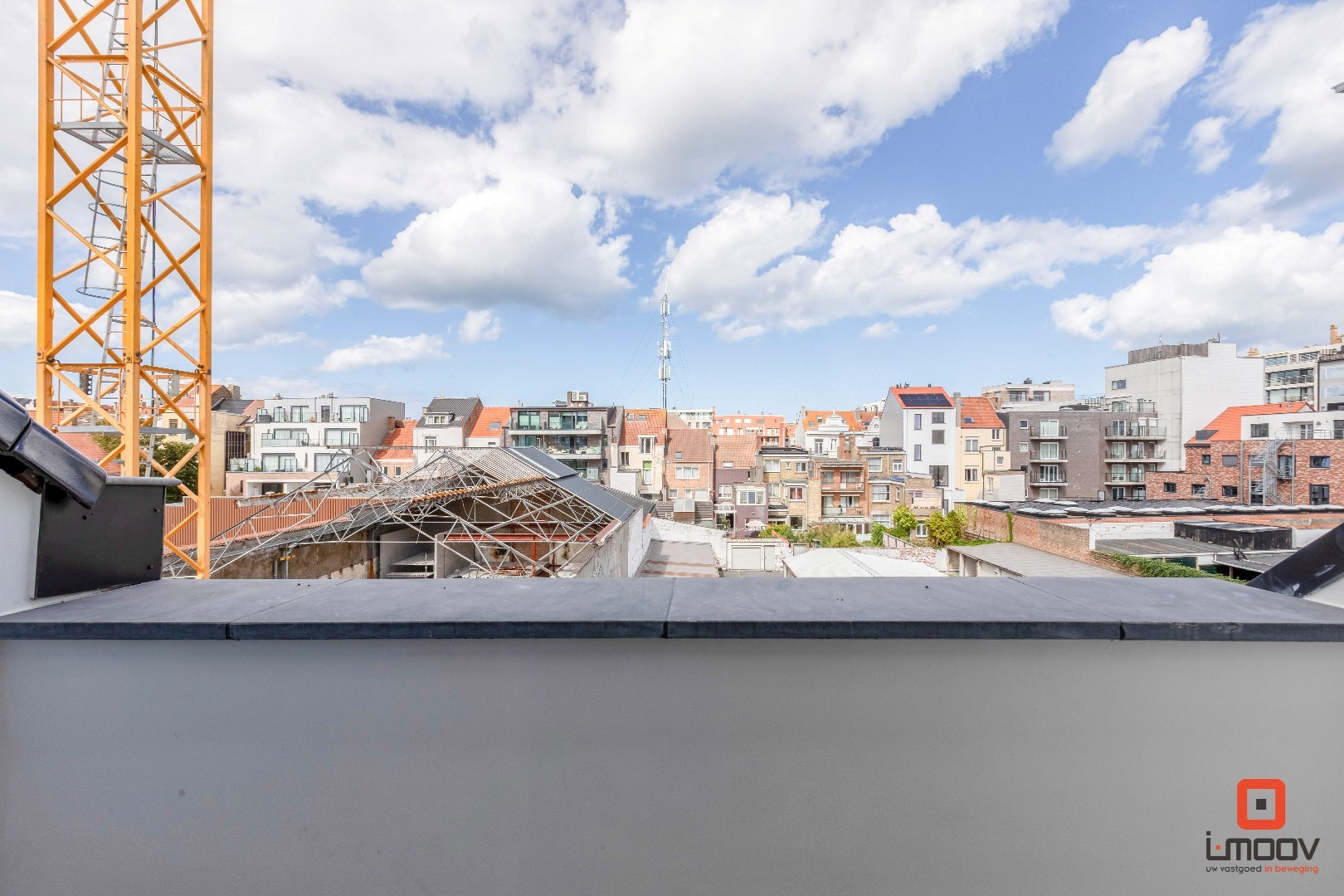 Luxueuze tweeslaapkamer duplex met terras en hoogwaardige afwerking in Oostende 