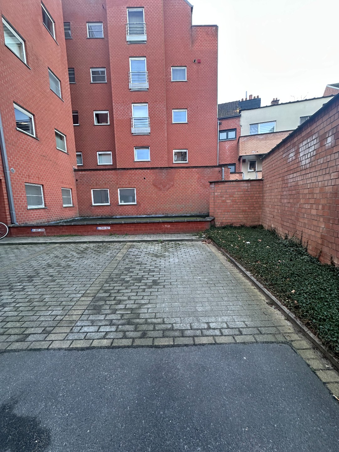 Ruim appartement met staanplaats nabij Sterre! 