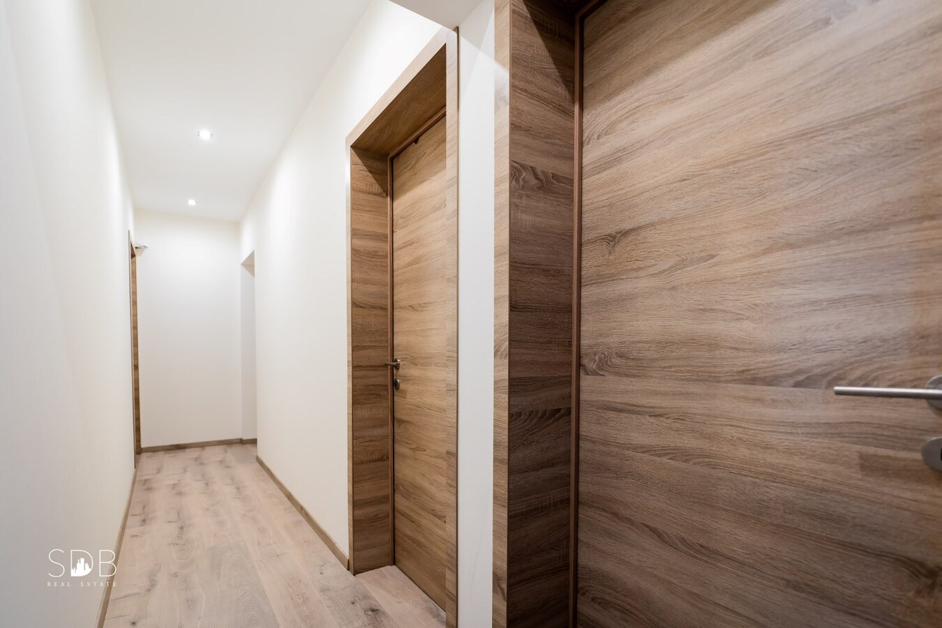 Hedendaagse gesloten bebouwing 