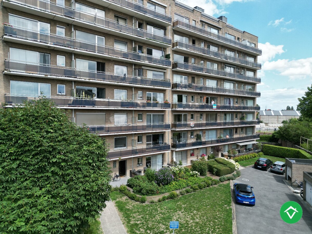 Drie-slaapkamerappartement met terras in rustige residentie centrum Roeselare 