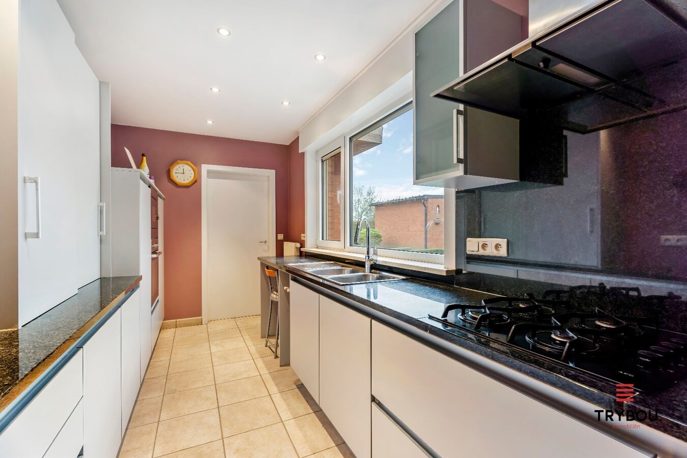 Zeer ruime gezinswoning in het centrum van Merkem 