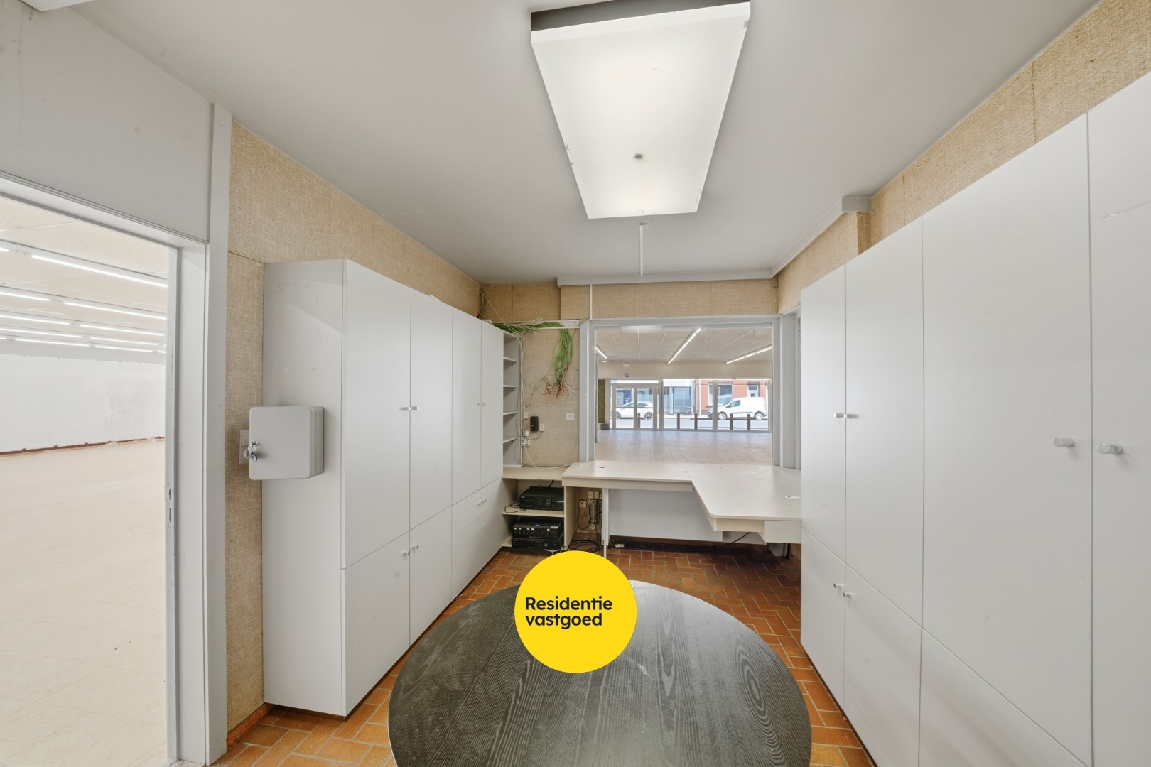 Commerciële ruimte te huur in het centrum van Aartrijke 